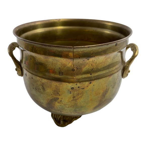 Brass Vintage 3 Matching Planters in Graduated Sizes - Picture 2 of 16